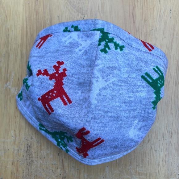 ⚜️No Boundaries Reindeer Holiday Mask! NWT! - Picture 2 of 3